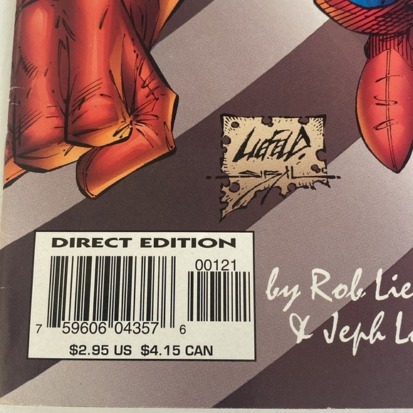 Captain America #1 Comic - Picture 3 of 4